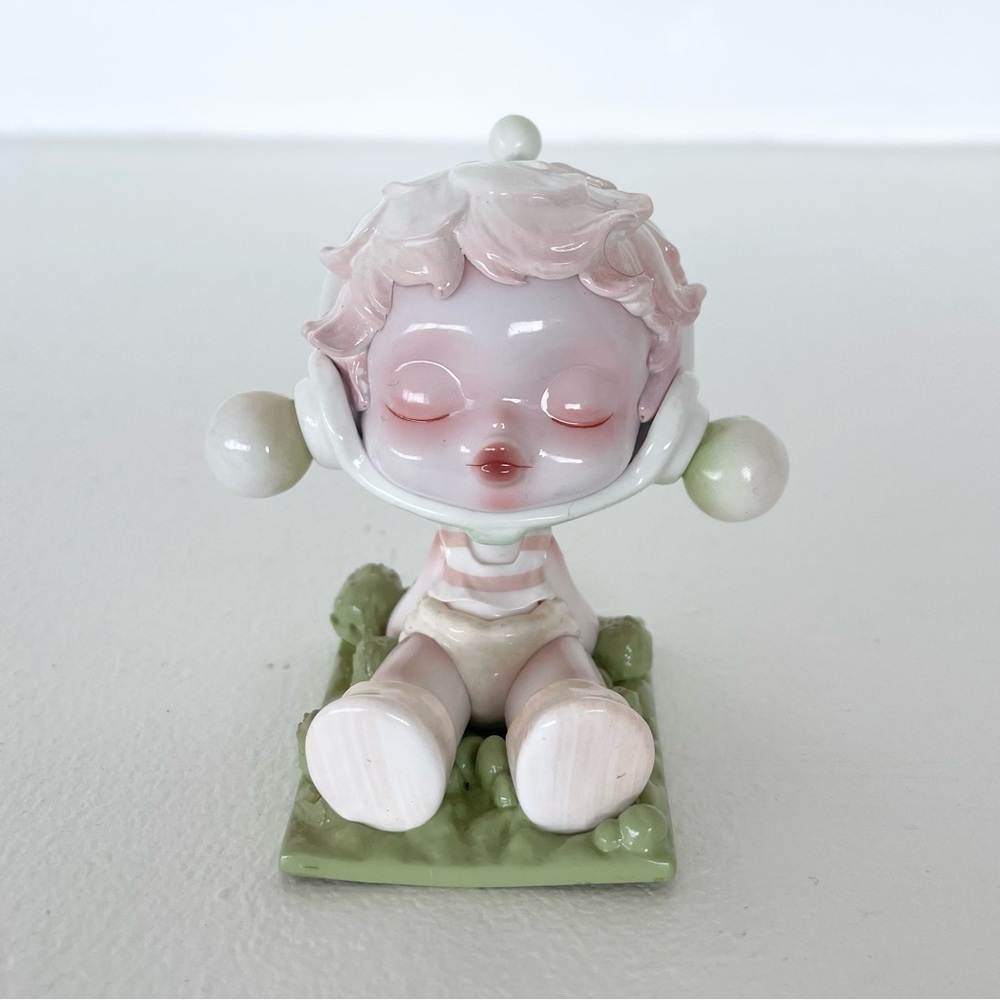 POP MART SKULLPANDA Warmth series. Mind With the Wind